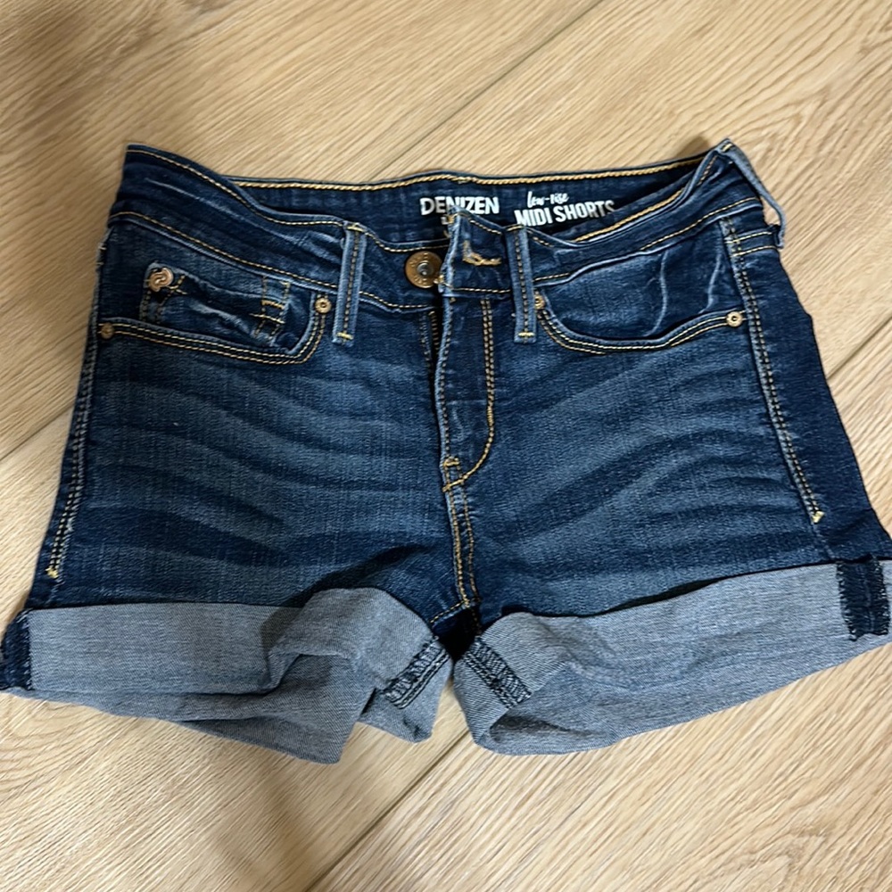 Levi denizen denim shorts size 25